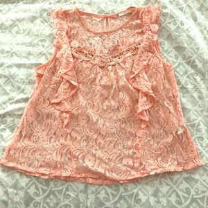 Pretty Peach Lace Top 🍑💗